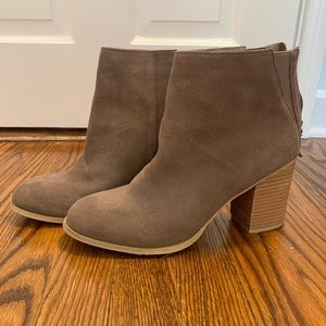 Women’s Size 10 Beige Cowsuede Ankle Booties